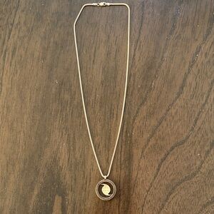 Chic Sterling’s Silver Necklace with Circular Pendant Vintage